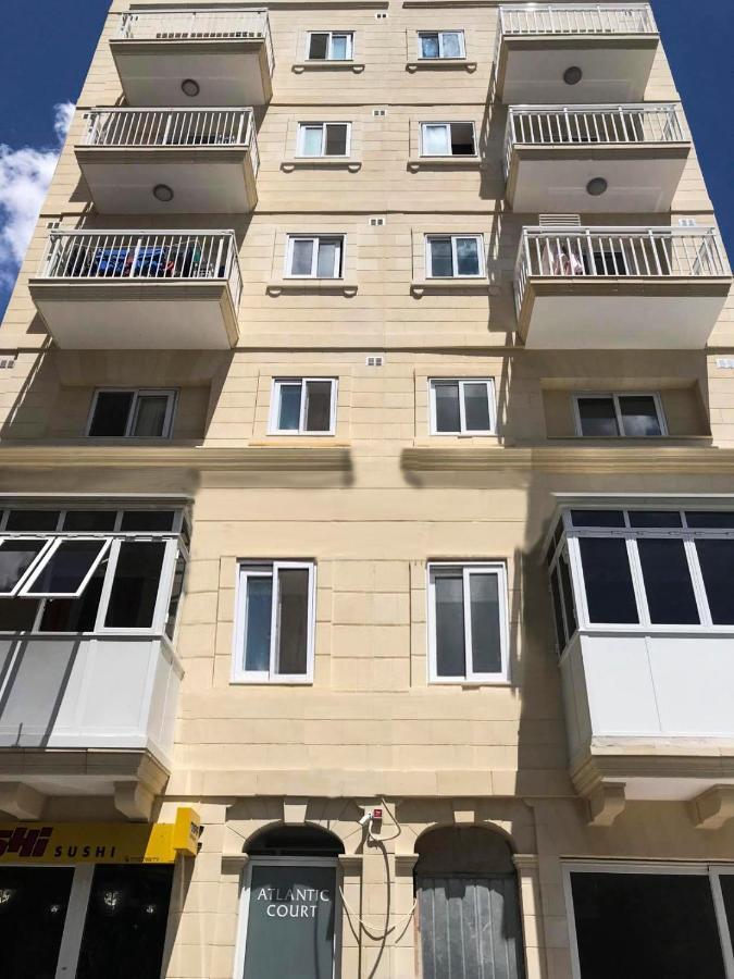 F10 Room 1, Private Double Room With Private Bathroom In Shared Flat Msida Exterior foto